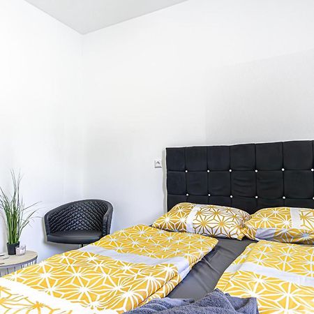 Near Schoenbrunn - Economy Rooms In Shared Apartment At Meidling Train Station Vienna Luaran gambar