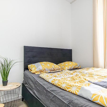 Near Schoenbrunn - Economy Rooms In Shared Apartment At Meidling Train Station Vienna Luaran gambar