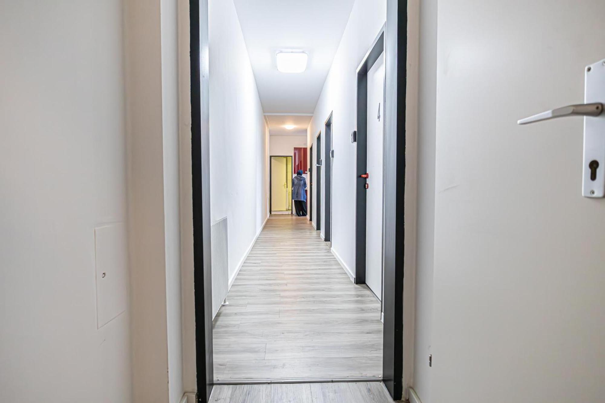 Near Schoenbrunn - Economy Rooms In Shared Apartment At Meidling Train Station Vienna Luaran gambar