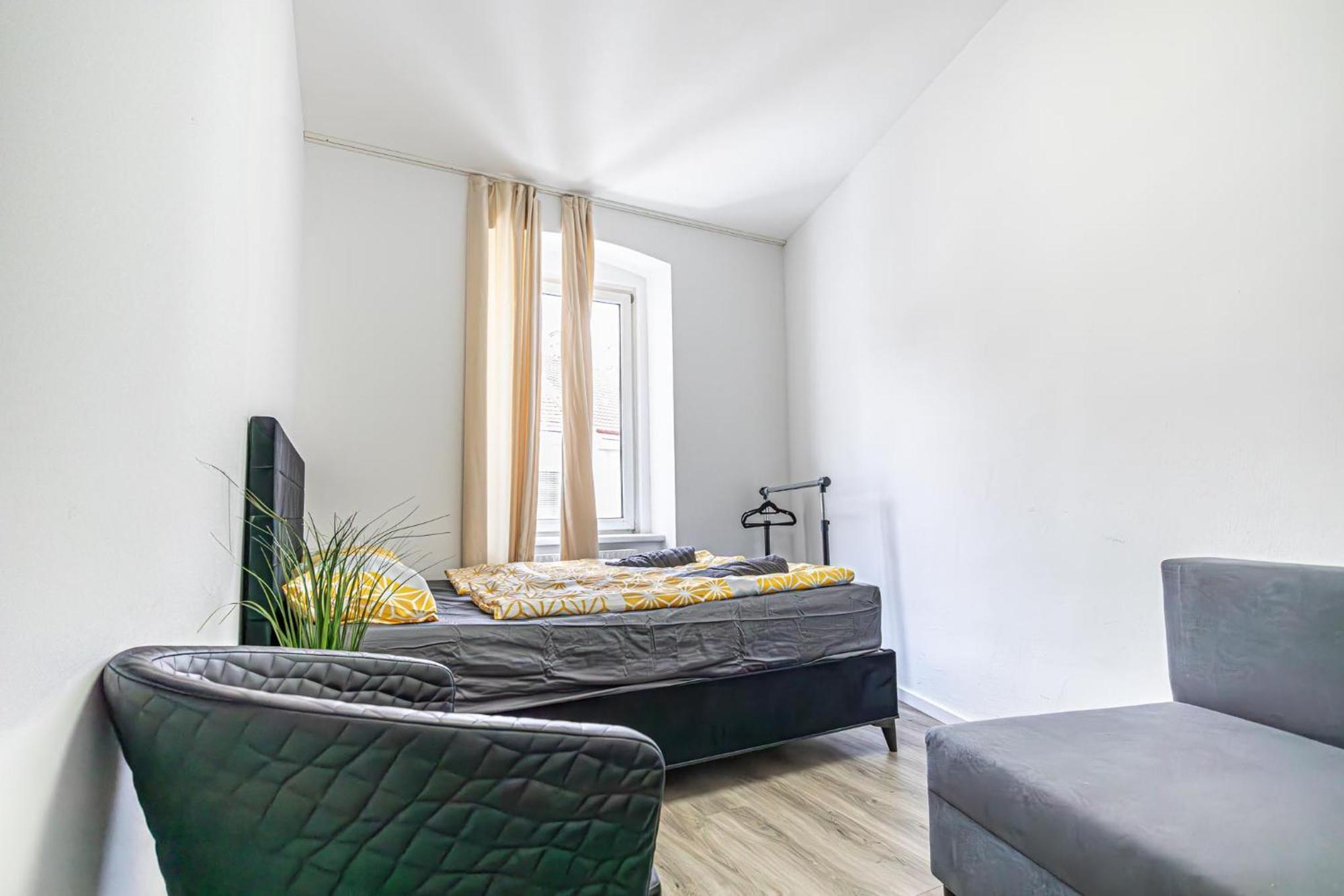 Near Schoenbrunn - Economy Rooms In Shared Apartment At Meidling Train Station Vienna Luaran gambar