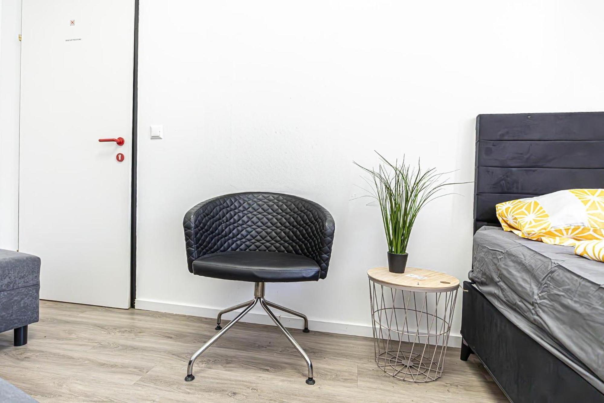 Near Schoenbrunn - Economy Rooms In Shared Apartment At Meidling Train Station Vienna Luaran gambar