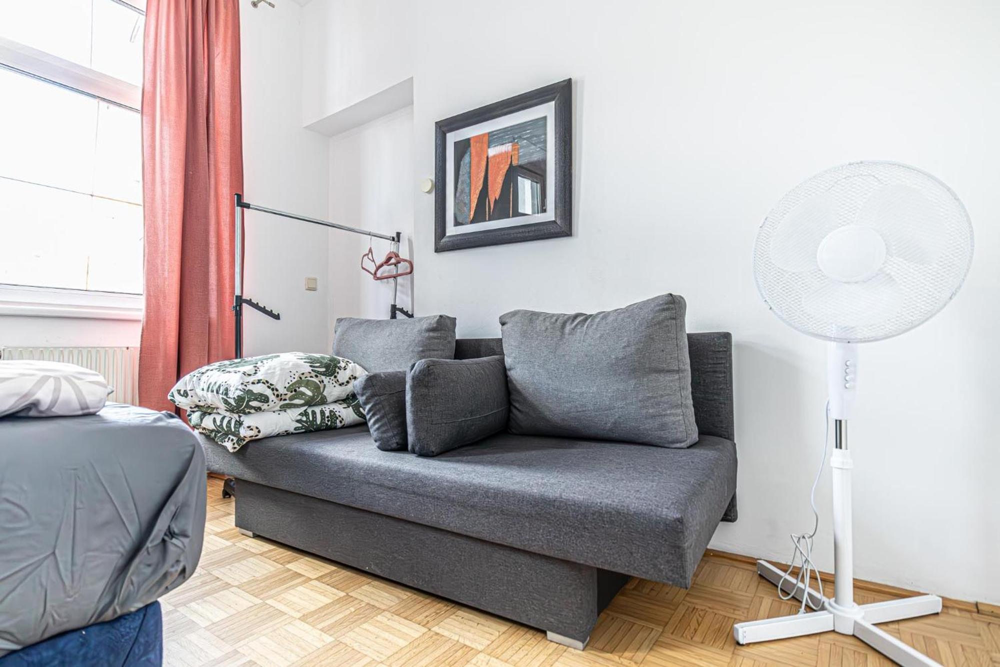 Near Schoenbrunn - Economy Rooms In Shared Apartment At Meidling Train Station Vienna Luaran gambar