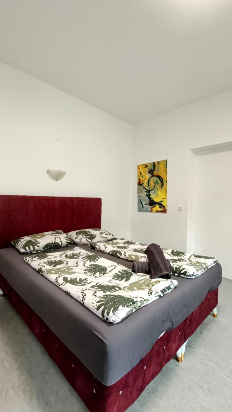 Near Schoenbrunn - Economy Rooms In Shared Apartment At Meidling Train Station Vienna Luaran gambar