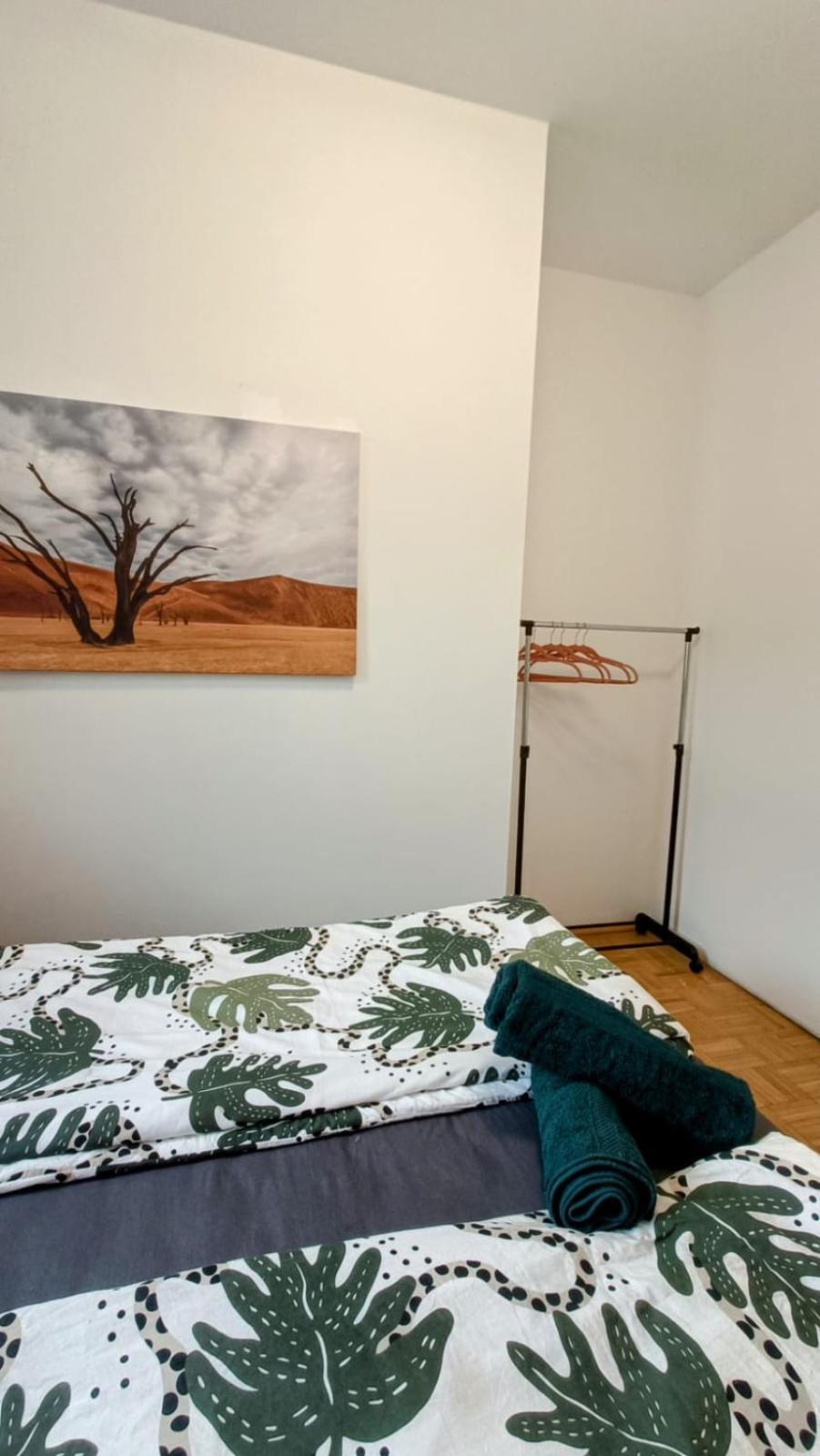 Near Schoenbrunn - Economy Rooms In Shared Apartment At Meidling Train Station Vienna Luaran gambar